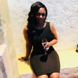 Meet your Posher, Dee